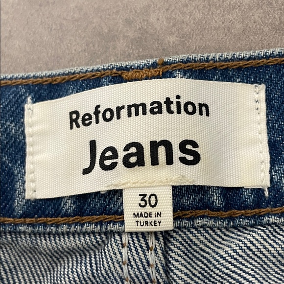Reformation Cynthia High Relaxed Jeans size 30X31 - Picture 7 of 9